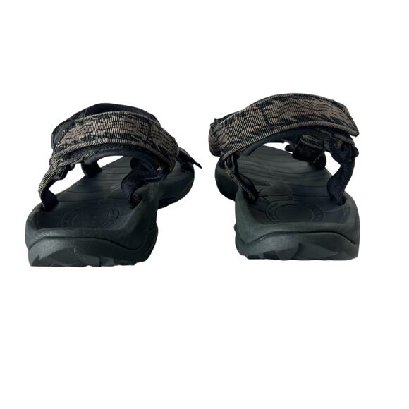 Sandals_&_Flip_Flops